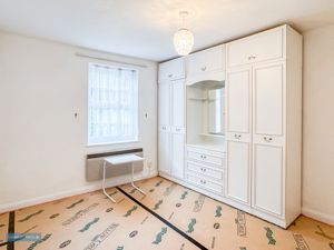 Bedroom- click for photo gallery